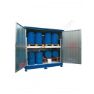 Gefahrstoffcontainer für Fässer auf Regal aus Stahl mit Auffangwanne und Flügeltüren